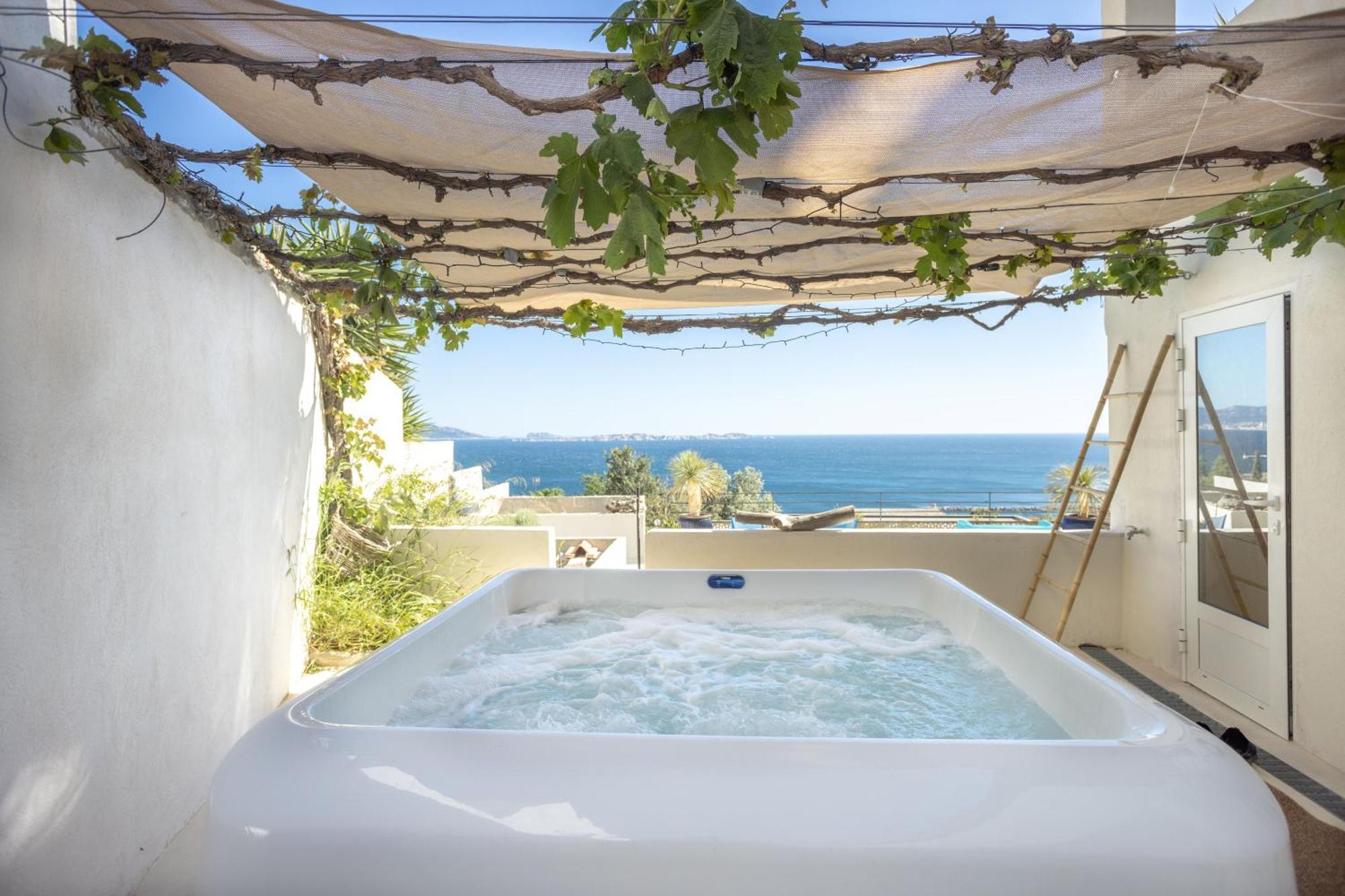 Les Suites Love 3 Spa Vue Mer Piscine Marseille Exteriör bild